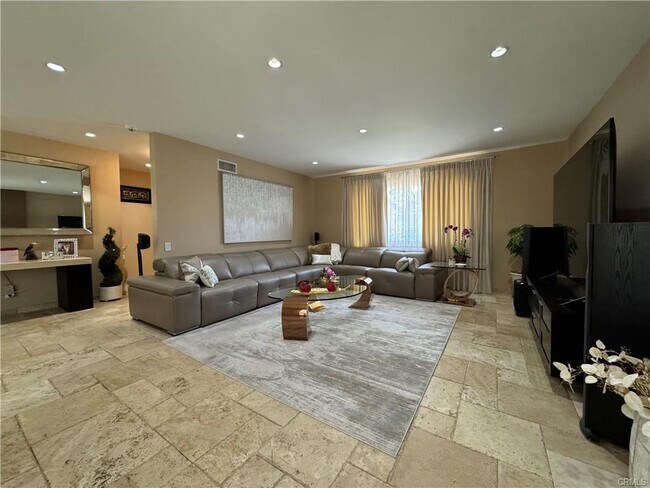 Foto del edificio - 10658 Fullbright Ave