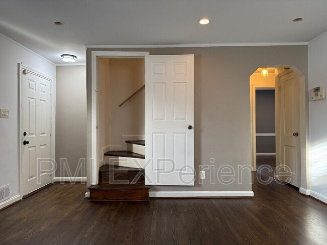 Foto del edificio - 2204 Ramblewood Dr