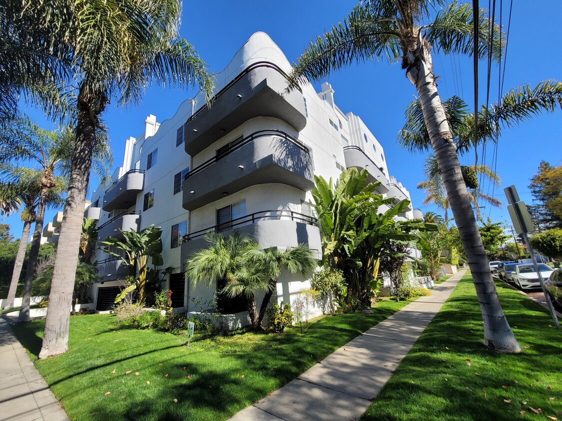 Vista exterior - Bentley Ave. Apartments