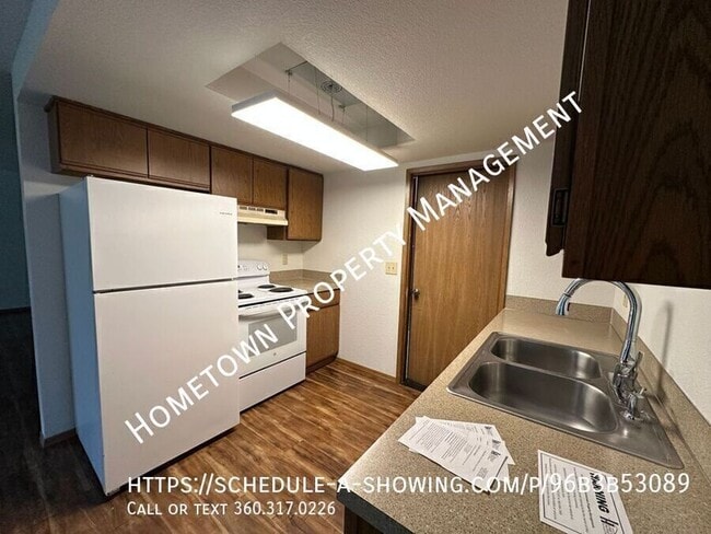 Building Photo - 1606 Sulky Dr SE