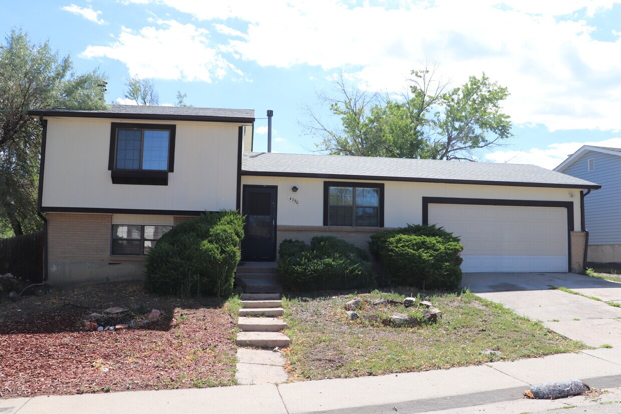 Primary Photo - 4790 S Ouray St