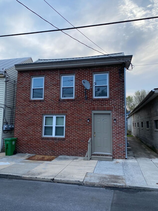 137 N West St Unit 01, Carlisle, PA 17013 - Room For Rent In Carlisle ...