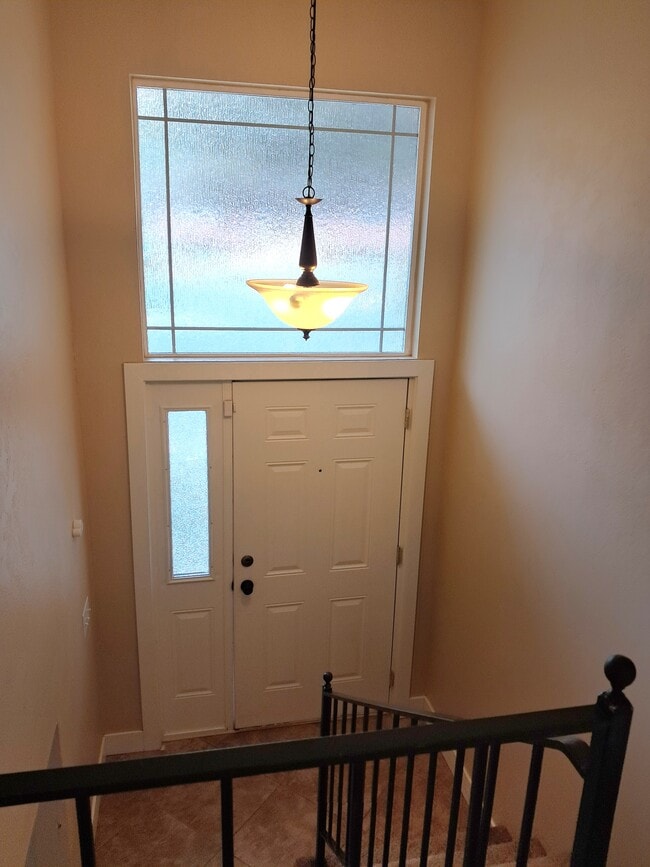 Entry - 2570 E Canterbury Ln