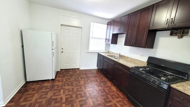 Foto del edificio - 4707 W Dickens Ave