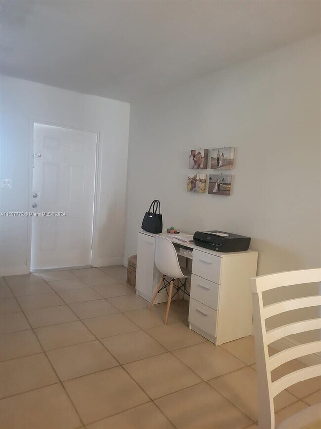 Foto del edificio - 1450 NE 170th St