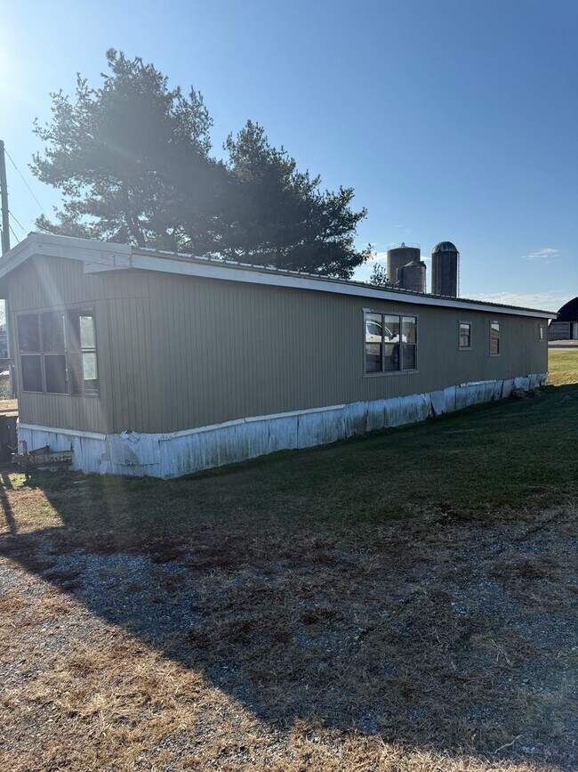 Foto del edificio - 662 Shippensburg Rd