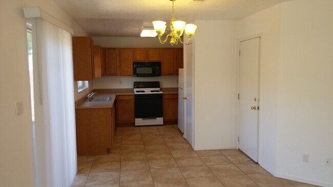 Foto del edificio - 3258 Moab Ln NE