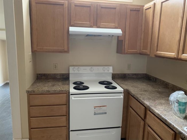 Building Photo - Must See 2 Bedroom Menasha