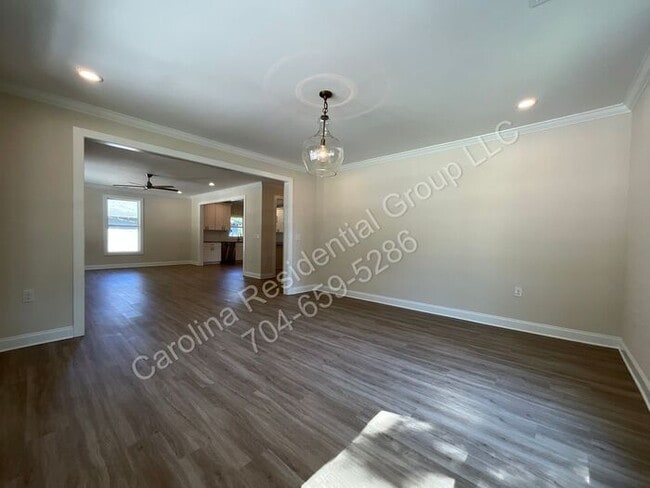 Foto del edificio - 307 N Catawba St