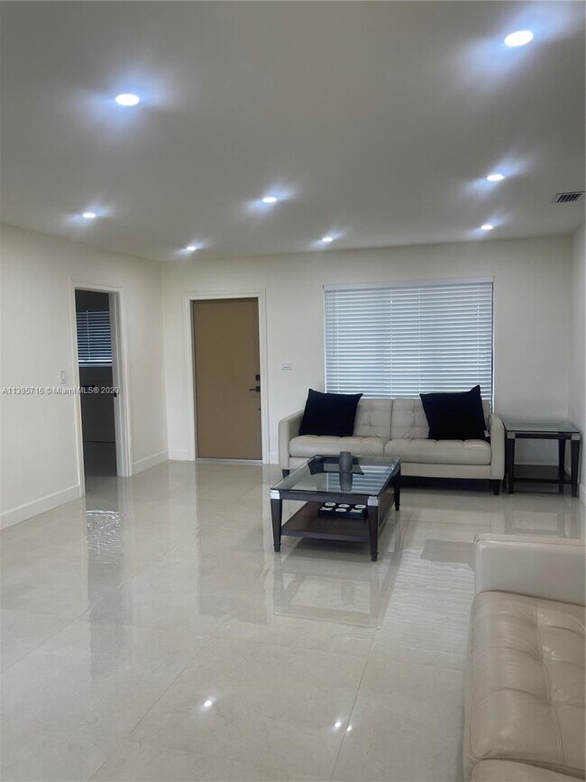 Building Photo - 8530 SW 43rd St