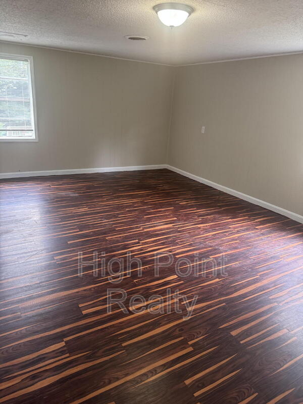 Foto del edificio - 81 Blackwell Ln
