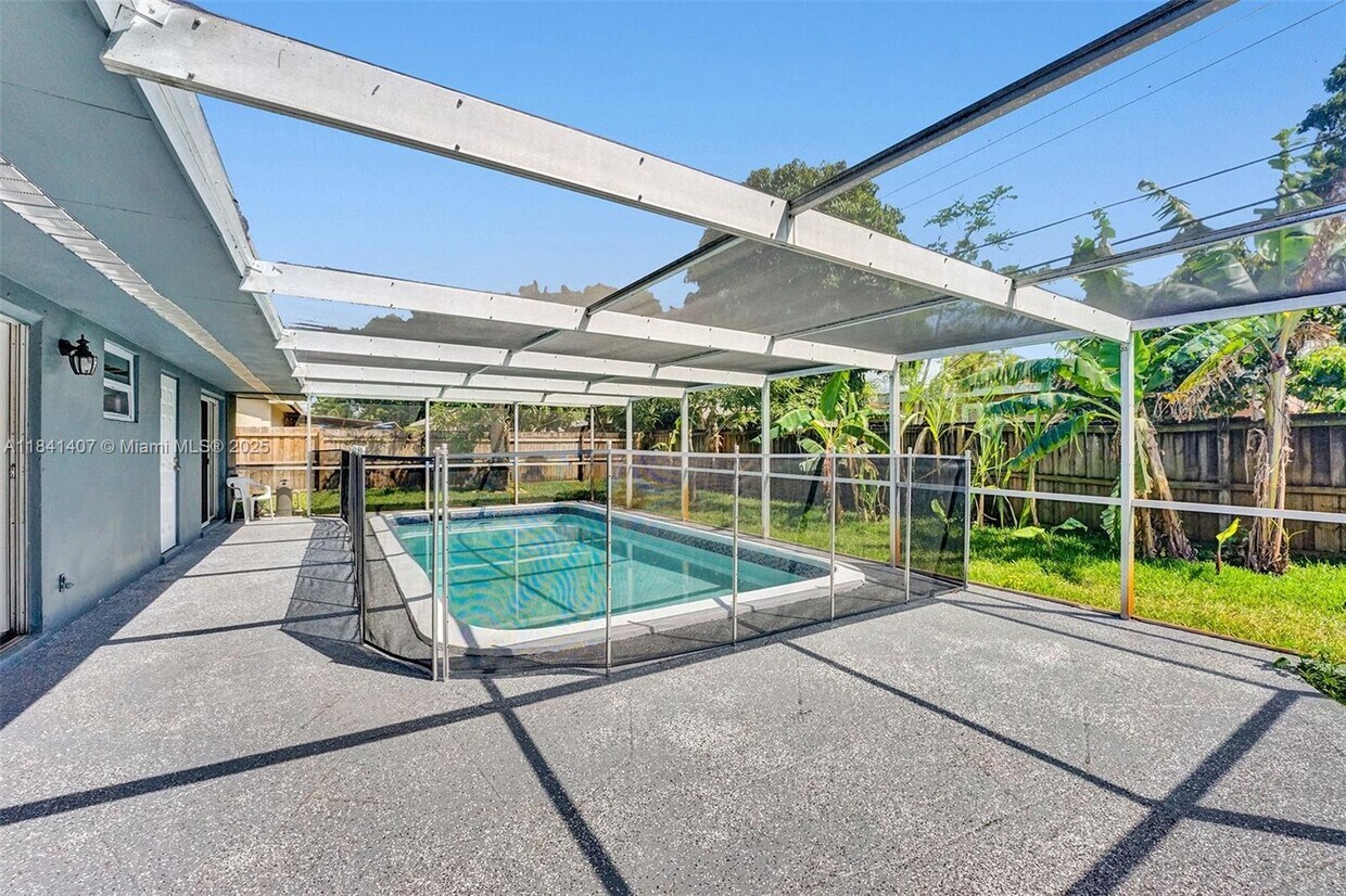 Foto principal - 2132 SW 13th St