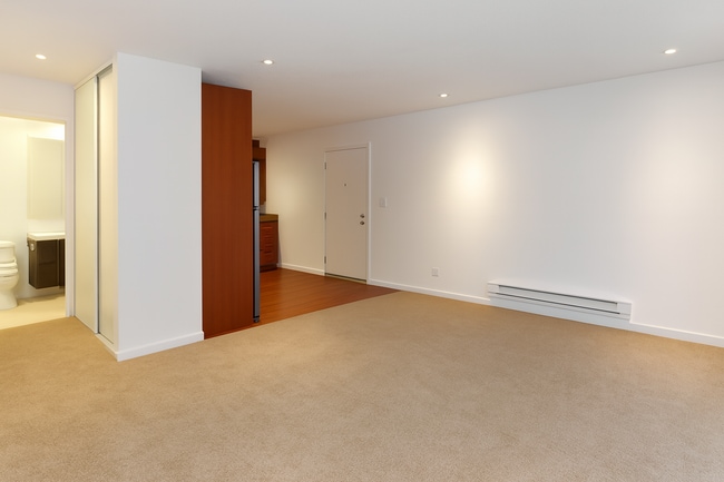 Building Photo - 403 Piccadilly Pl