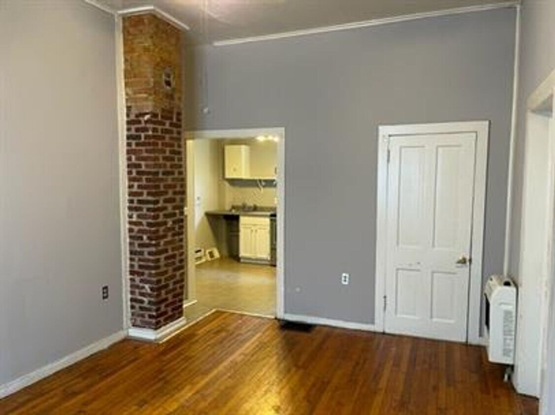 Foto del edificio - 302 W Eureka St