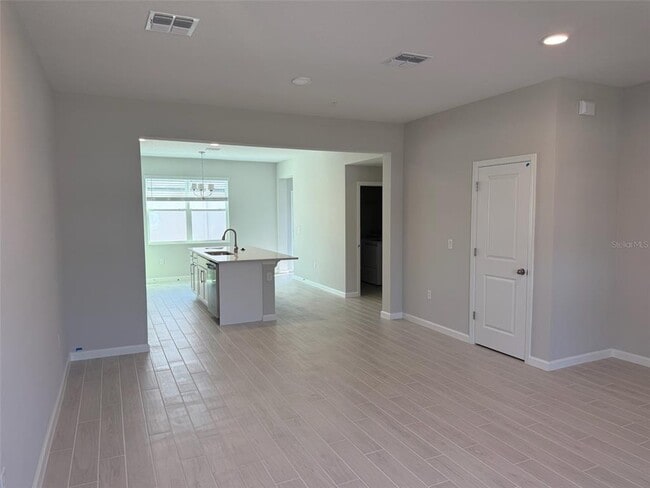 Building Photo - 611 Pothos St