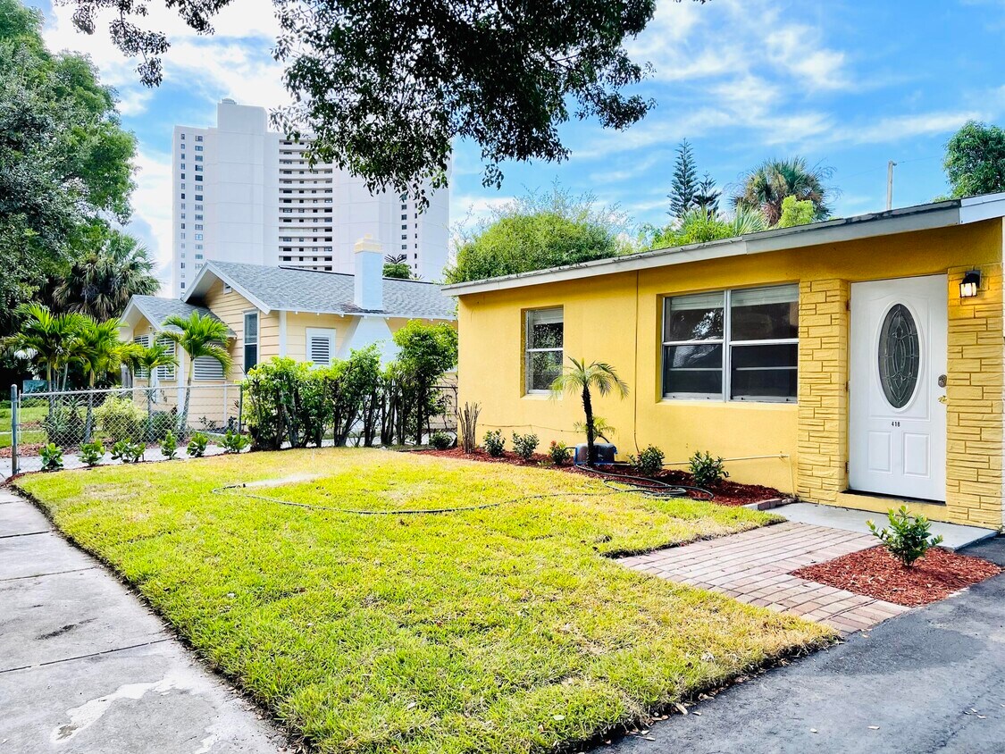 418 52nd St Unit 1, West Palm Beach, FL 33407 Room for Rent in West