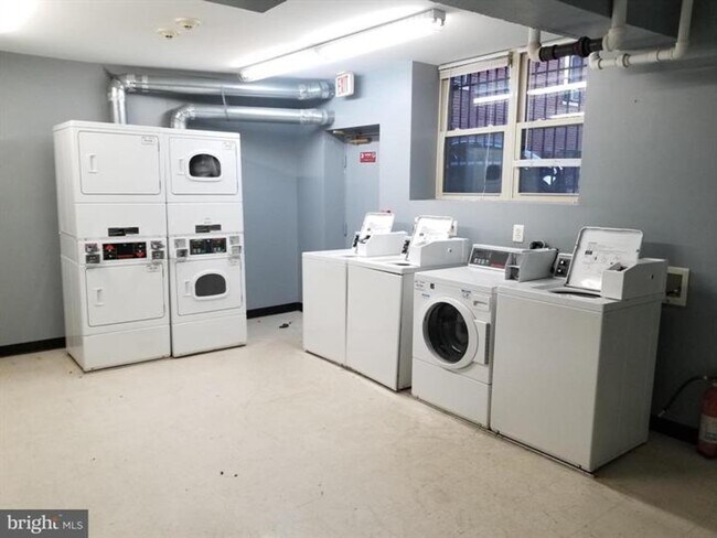 Foto del edificio - Remodeled One bedroom/ One Full Bathroom