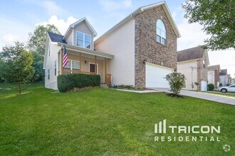 Building Photo - 142 Lyndhurst Dr
