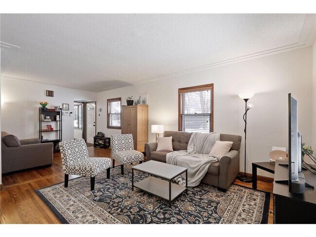Foto del edificio - 3400 N Upton Ave