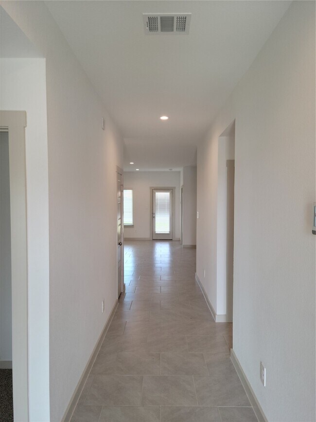 Foto del edificio - 703 Alpine Fls Rd