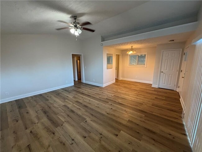 Building Photo - 2764 Plantation Dr