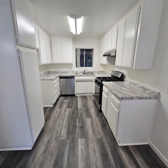 Building Photo - 10770 Palms Blvd