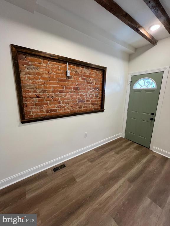 Foto del edificio - 533 S Salford St