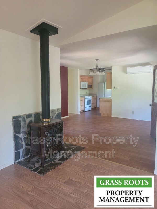 Building Photo - 18681 Oak Tree Rd