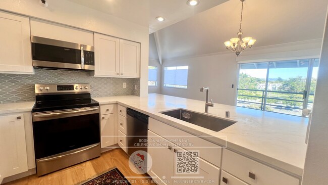 Foto del edificio - Top Floor 2 Bedroom 2 bath Condo Overlooki...