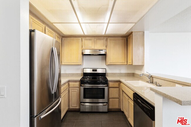 Foto del edificio - 6212 Fulton Ave