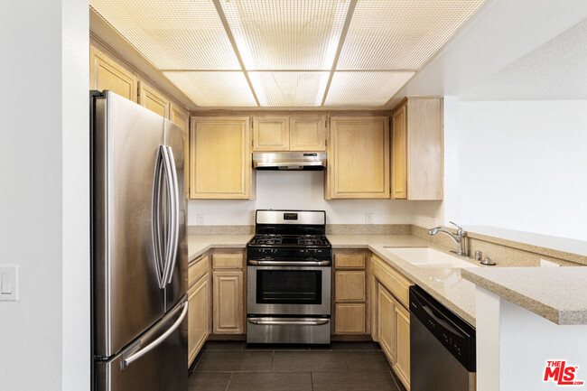 Foto del edificio - 6212 Fulton Ave