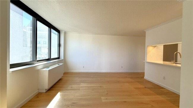 Building Photo - 376 Broadway