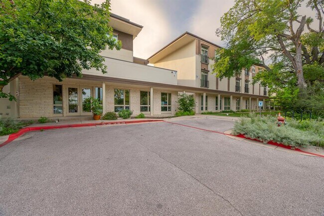 Foto del edificio - 6700 Menchaca Rd