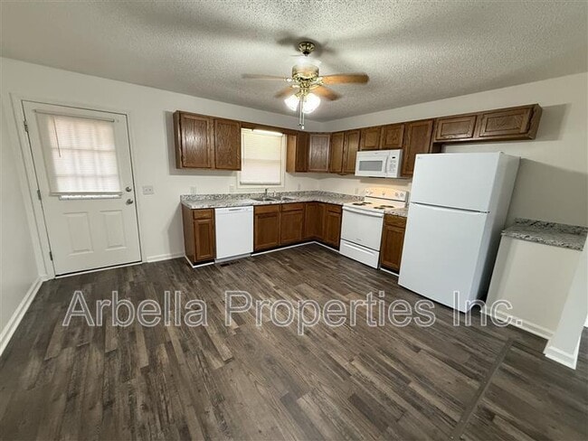 Foto del edificio - 119 Rowe Ln