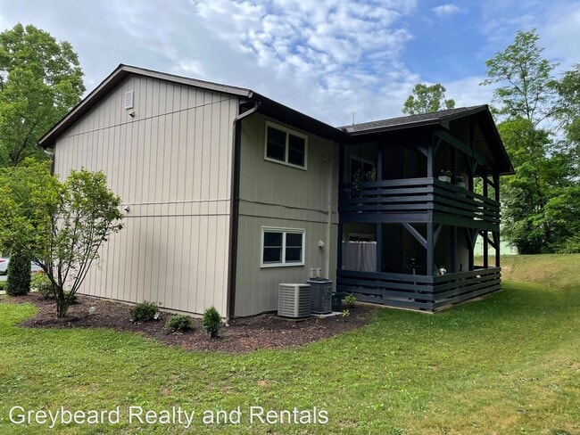 Building Photo - 2 br, 1 bath House - 360 Genesis Circle Ap...