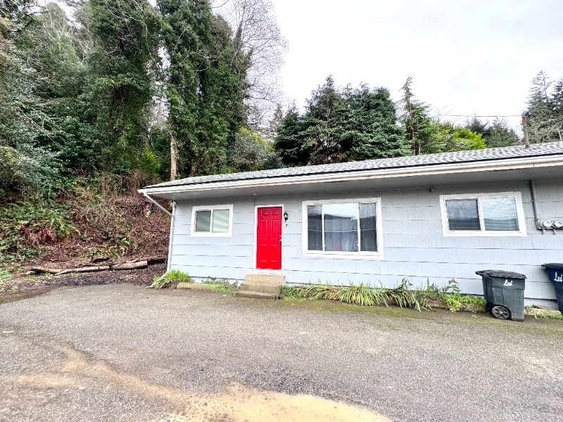 Primary Photo - 63671 Harriet Rd