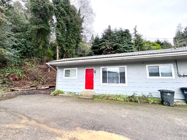 Building Photo - 63671 Harriet Rd