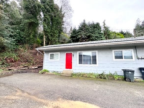 Building Photo - 63671 Harriet Rd
