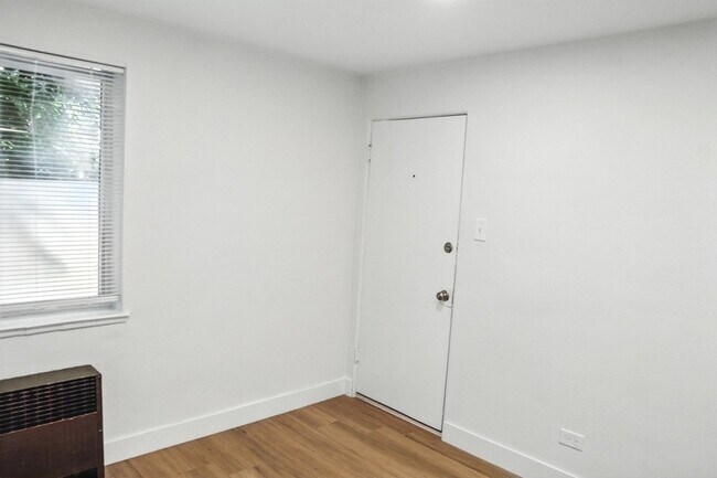 Foto del edificio - 1364 Lafayette St