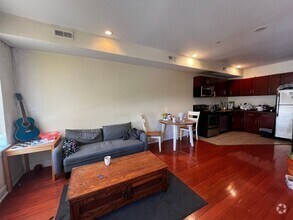 Building Photo - 676 N 33rd St