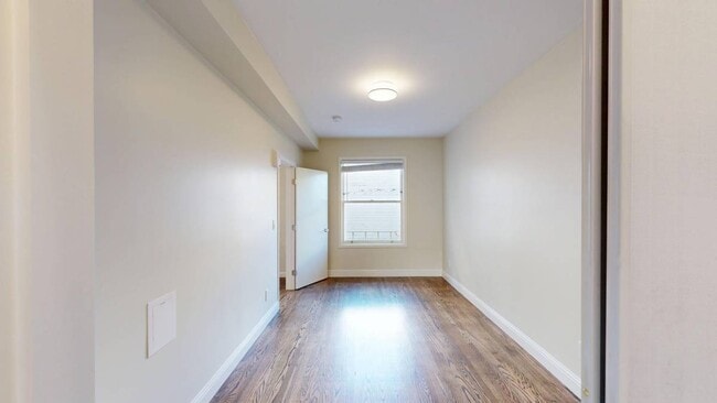 Building Photo - 1662 Bay St