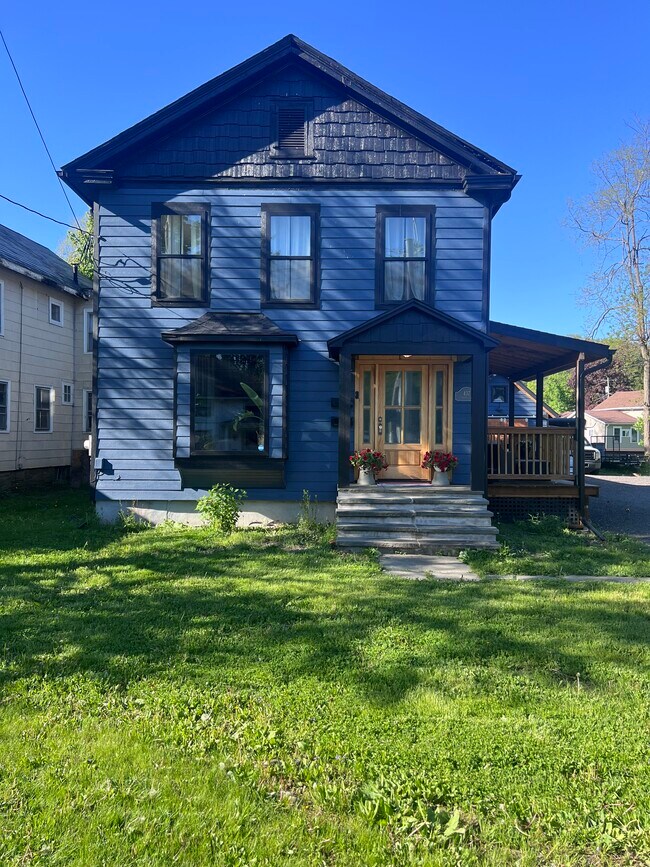 Foto del edificio - 437 Front St