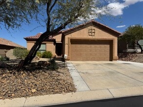 Building Photo - 2793 Esmerelda Dr