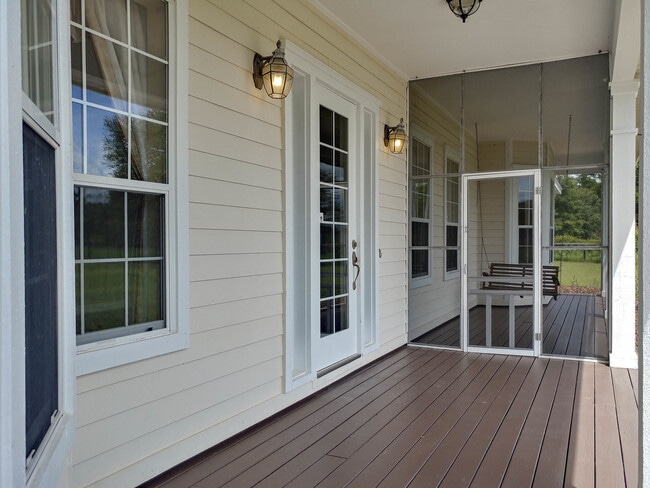 Building Photo - 16405 SW 15th Ave