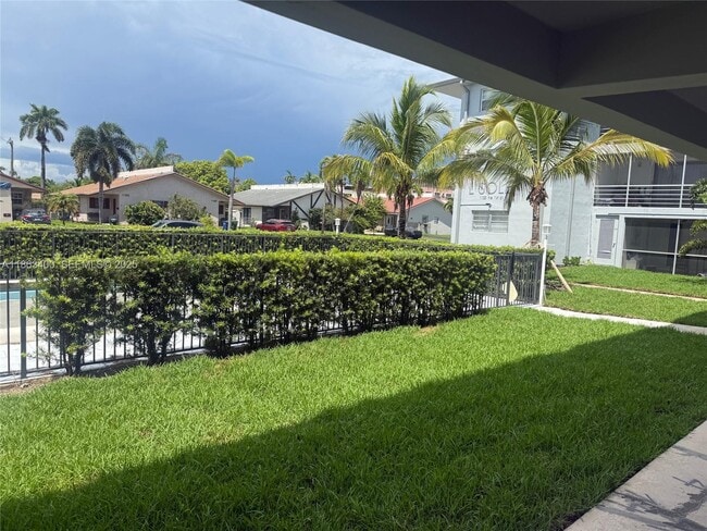 Building Photo - 1100 NE 1st Ct