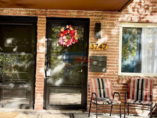 Foto del edificio - 3742 Miller Ct