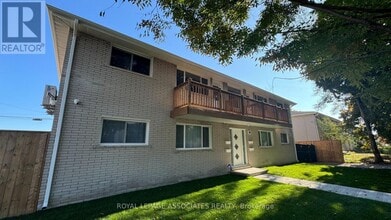 Building Photo - 98 Sixth Ave