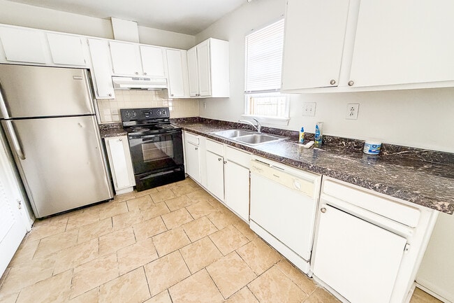 Building Photo - 1038 Wickford Ct