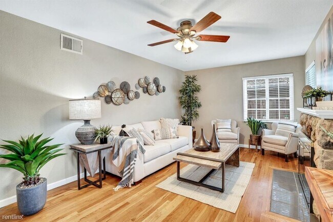 Building Photo - 3 br, 1 bath House - 1608 Moorpark Ave