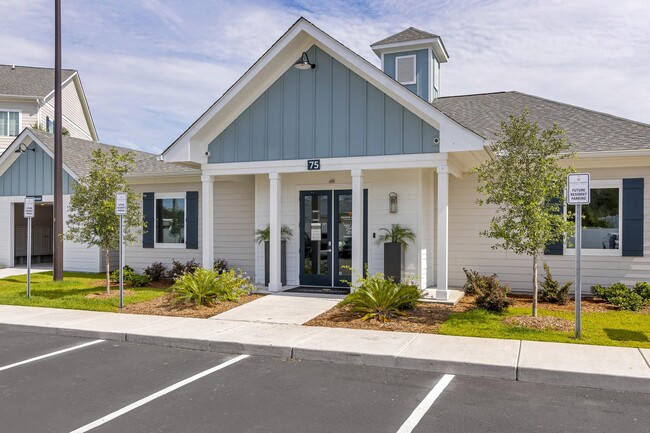 Building Photo - The Pointe Grand Apartment Homes